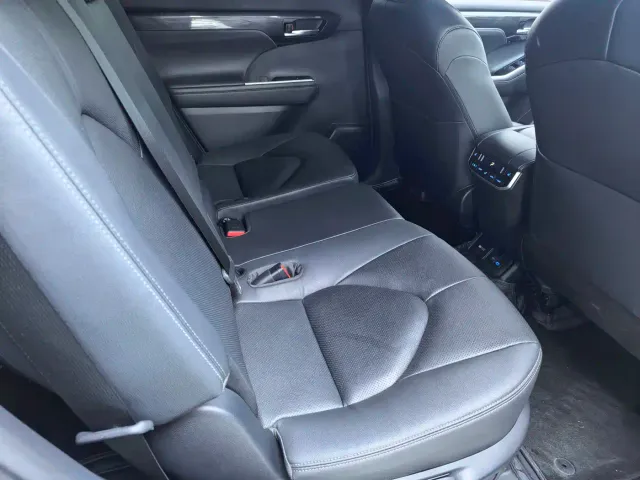 Toyota Crown Kluger — Фото автомобиля 9