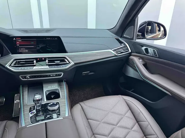 BMW X5 — Фото автомобиля 9
