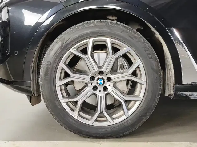 BMW X7 — Фото автомобиля 4