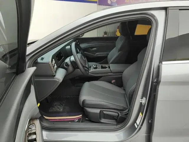 BYD Qin L — Фото автомобиля 9