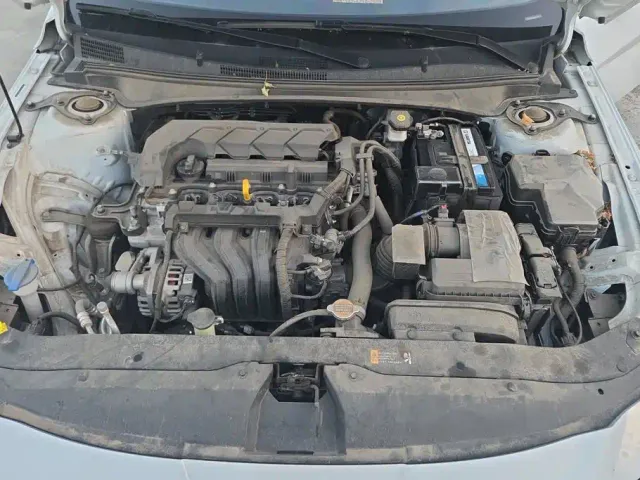 Hyundai Elantra — Фото автомобиля 10