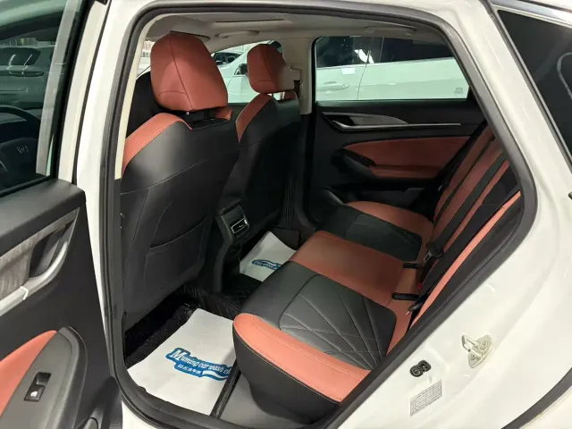 Changan Eado — Фото автомобиля 6