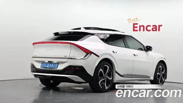 Kia EV6 — Фото автомобиля 2