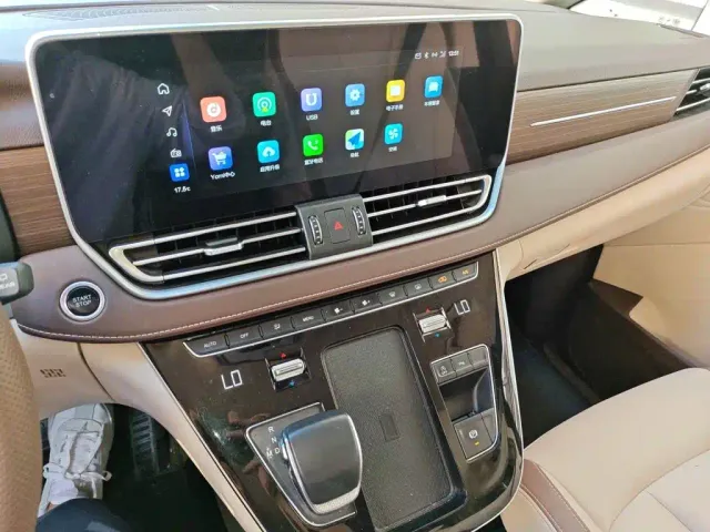 Bestune Besturn M9 — Фото автомобиля 14