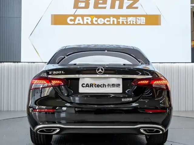 Mercedes-Benz E-Class — Фото автомобиля 5