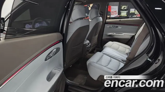 Genesis GV70 2.5T Бензин AWD — Фото автомобиля 24