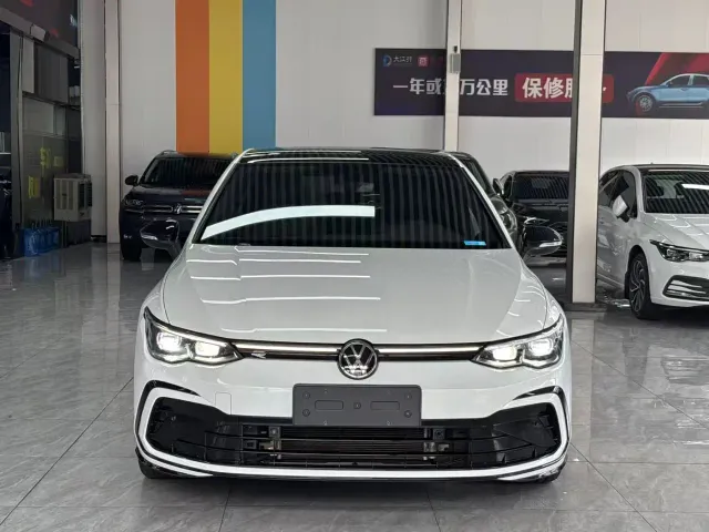 Volkswagen Golf — Фото автомобиля 3