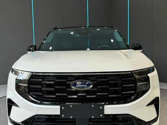 Ford Edge — Фото автомобиля 2