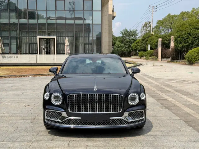 Фотография автомобиля — Bentley Flying Spur