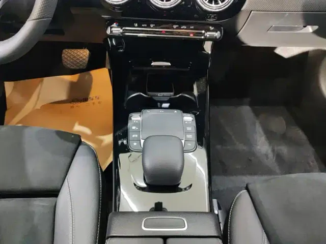 Mercedes-Benz A-Class — Фото автомобиля 16