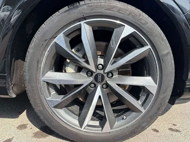 Audi Q7 — Фото автомобиля 12