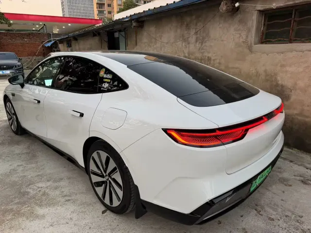 Geely Galaxy E8 — Фото автомобиля 7