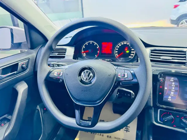 Volkswagen Santana — Фото автомобиля 13