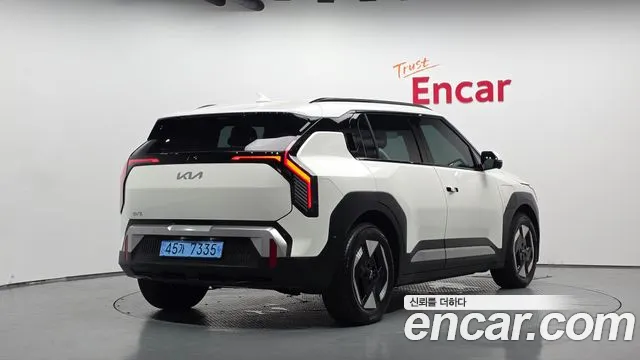 Kia EV3 — Фото автомобиля 2