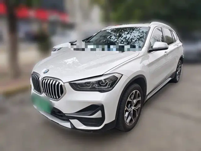 Фотография автомобиля — BMW X1