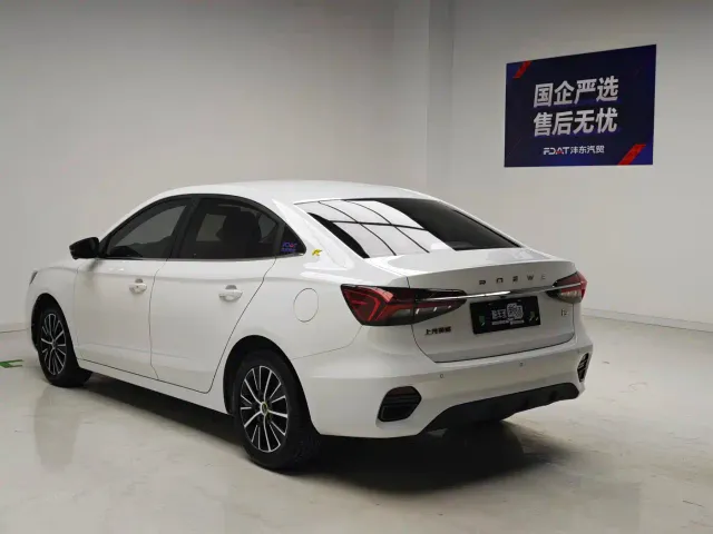 Roewe i5 — Фото автомобиля 6