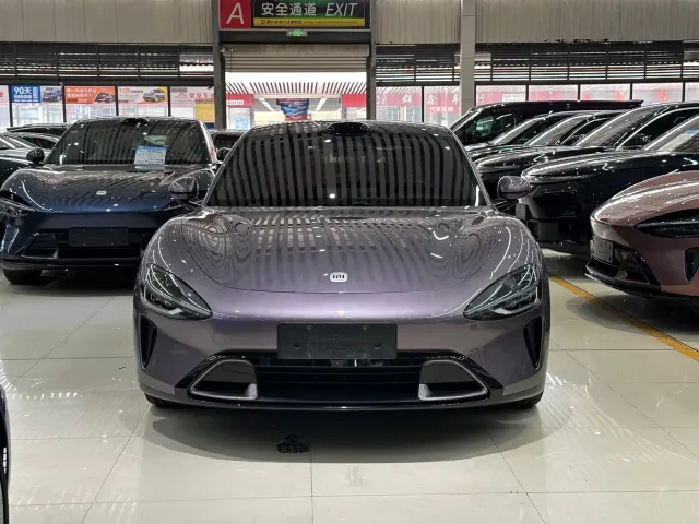 Xiaomi SU7 — Фото автомобиля 2
