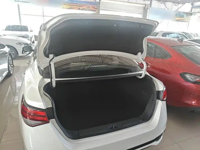 Nissan Sylphy — Фото автомобиля 18