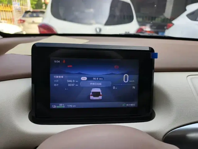 Wuling Hongguang Mini EV — Фото автомобиля 11
