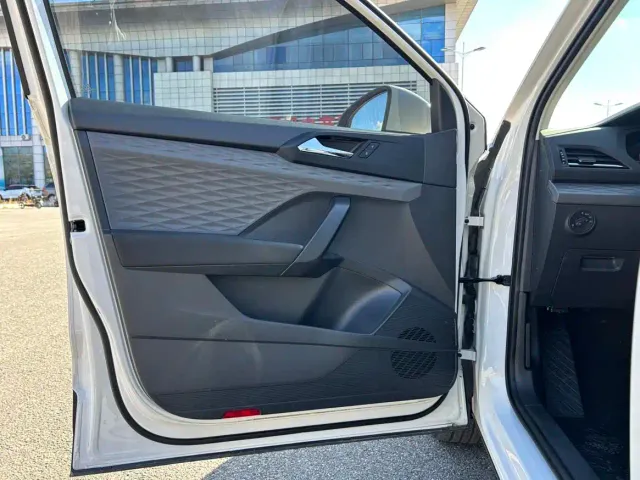 Volkswagen Tharu — Фото автомобиля 24