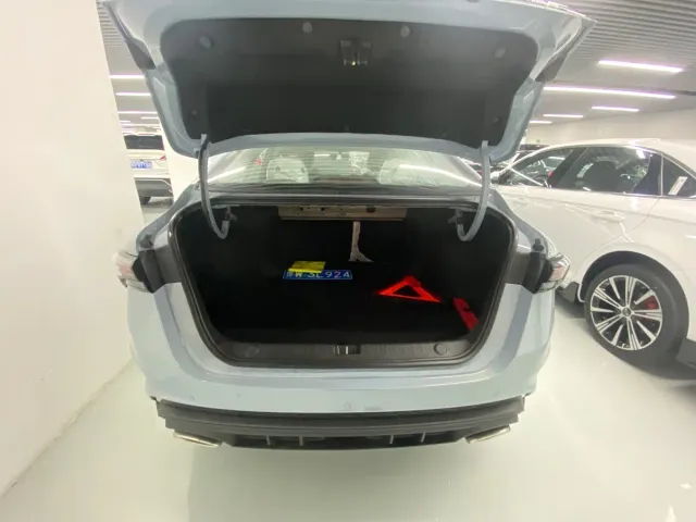 Geely Binrui — Фото автомобиля 10