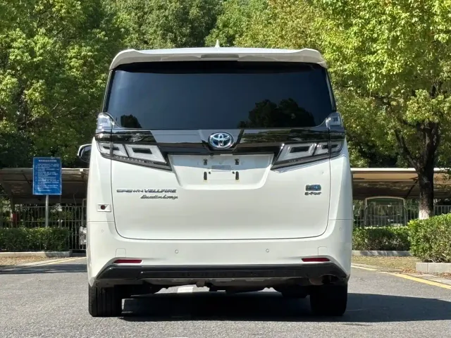 Toyota Vellfire — Фото автомобиля 5