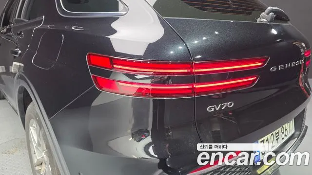 Genesis GV70 — Фото автомобиля 23