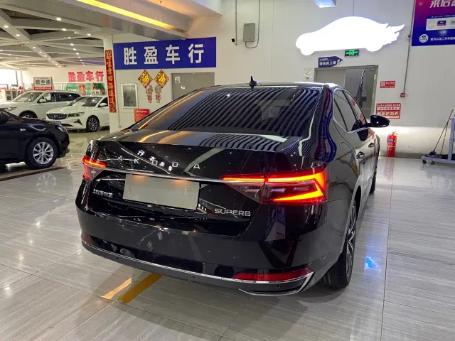 Skoda Superb — Фото автомобиля 6