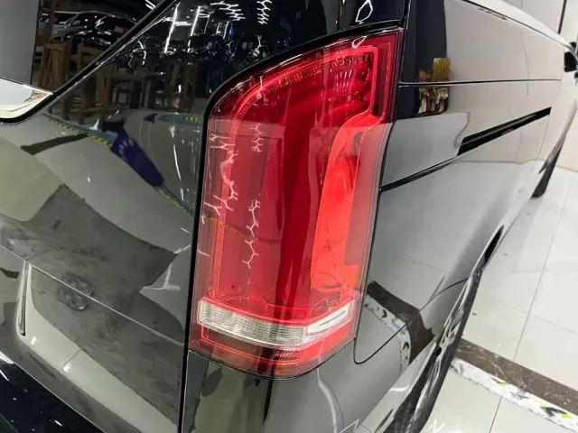 Mercedes-Benz V-Class — Фото автомобиля 15