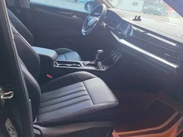 Volkswagen Passat — Фото автомобиля 7