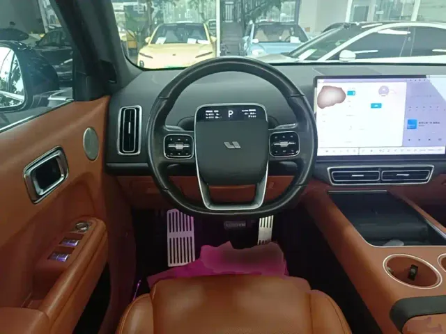 Li Auto L7 — Фото автомобиля 10