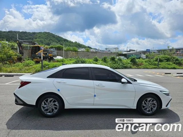 Hyundai Avante CN7 — Фото автомобиля 6