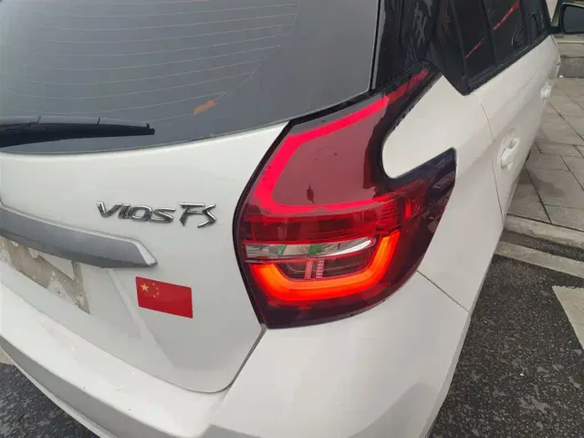 Toyota Vios FS — Фото автомобиля 7