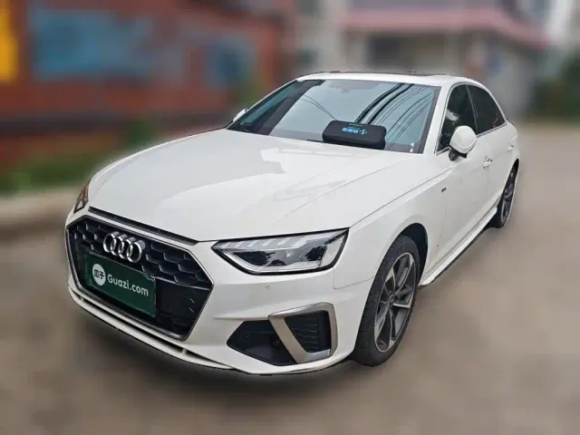 Фотография автомобиля — Audi A4L
