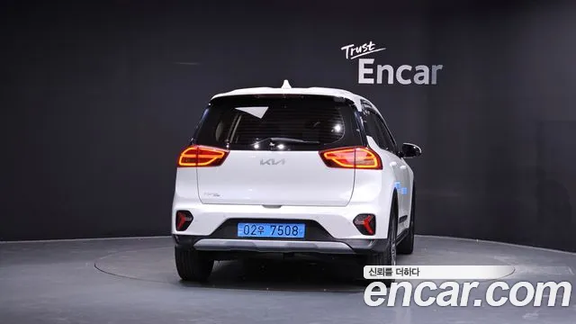Kia Niro — Фото автомобиля 4