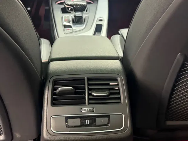 Audi A4L — Фото автомобиля 10