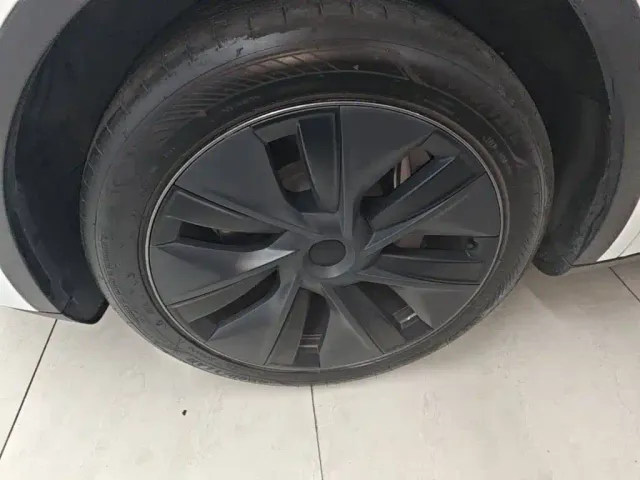 Tesla Model Y — Фото автомобиля 22