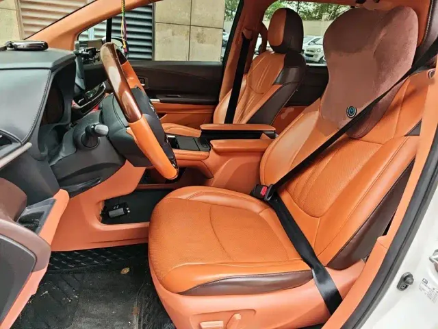 Toyota Granvia — Фото автомобиля 7