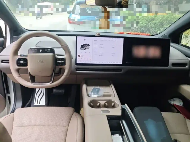 Li Auto i6 — Фото автомобиля 5