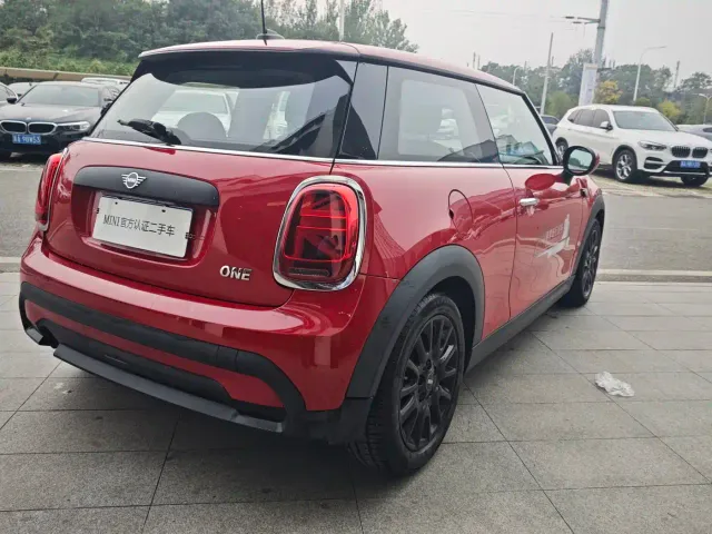 MINI MINI 2022 1.5T ONE — Фото автомобиля 7