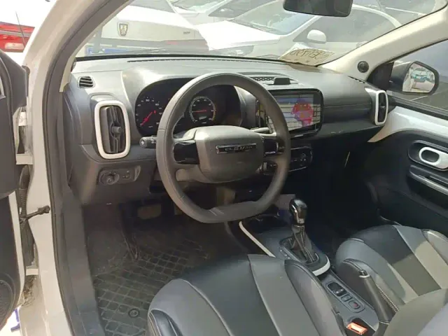 Roewe Clever — Фото автомобиля 6
