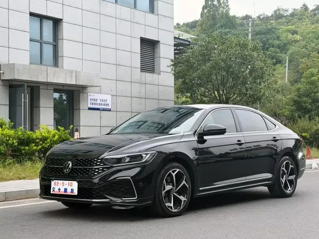 Фотография автомобиля — Volkswagen Passat