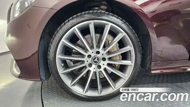 Mercedes-Benz E-Class — Фото автомобиля 5