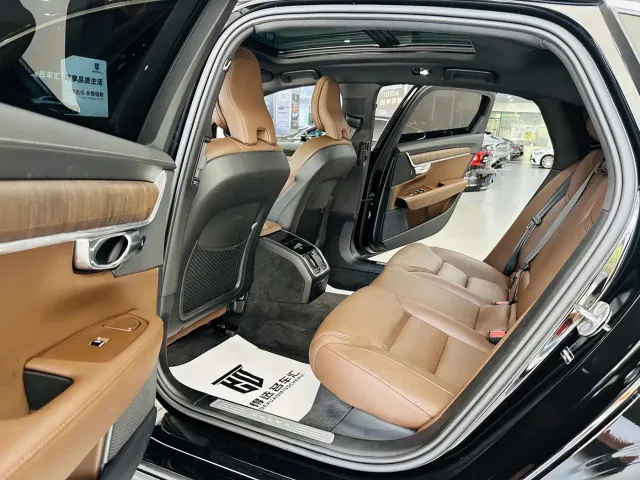 Volvo S90 — Фото автомобиля 5