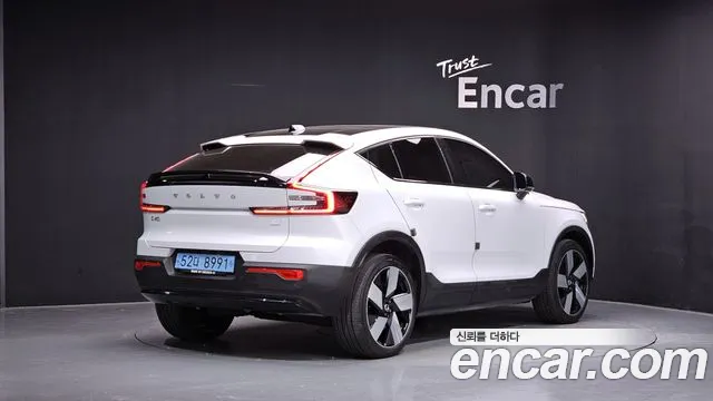 Volvo C40 Recharge — Фото автомобиля 2