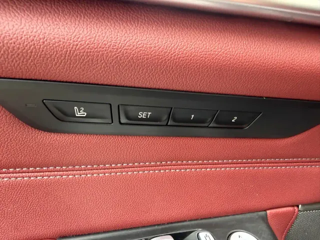 BMW 5 Series — Фото автомобиля 17