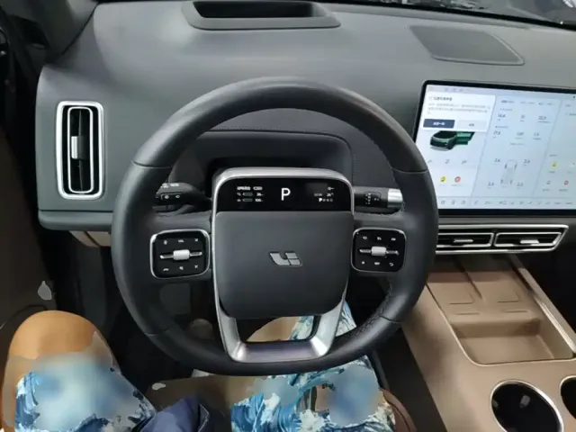 Li Auto L9 — Фото автомобиля 10