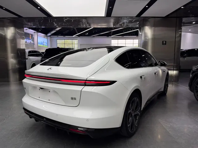 Nio ET5 — Фото автомобиля 14