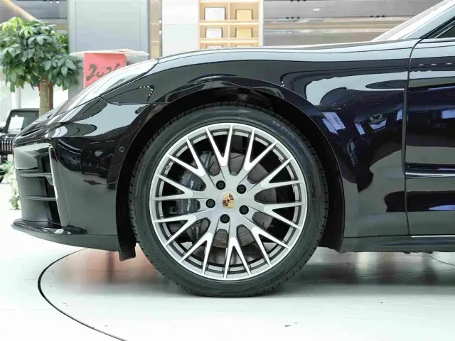 Porsche Panamera — Фото автомобиля 21