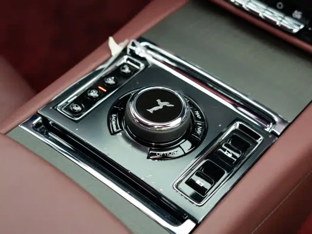 Rolls-Royce Ghost — Фото автомобиля 23